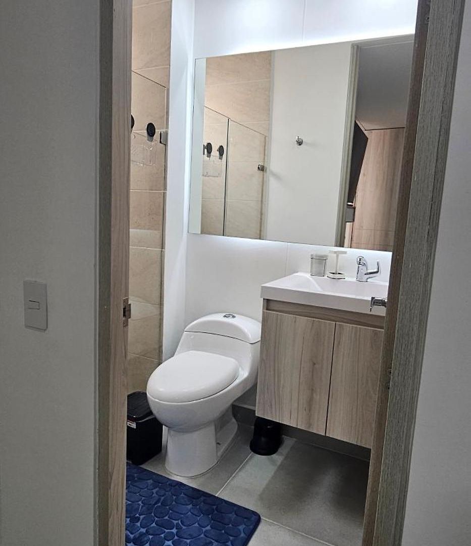 Modern In With Pool And Access *