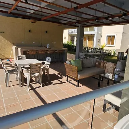 Modern In With Pool And Access *