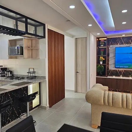 Modern In With Pool And Access Apartment *